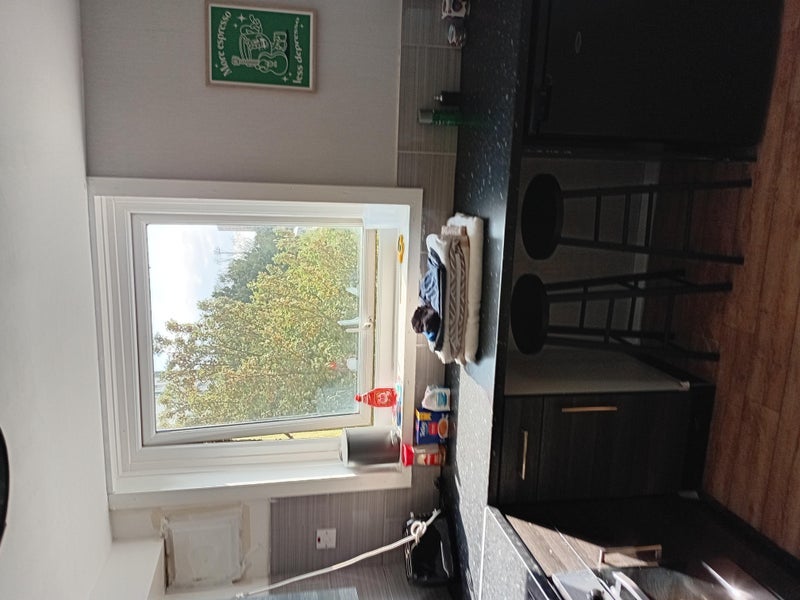 Flat Oatland Court in Leeds