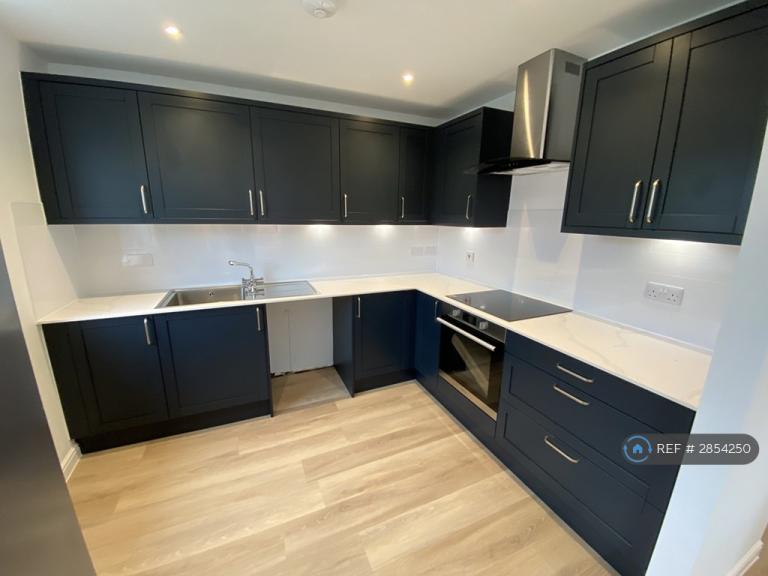 Flat Hesper Road in Colchester