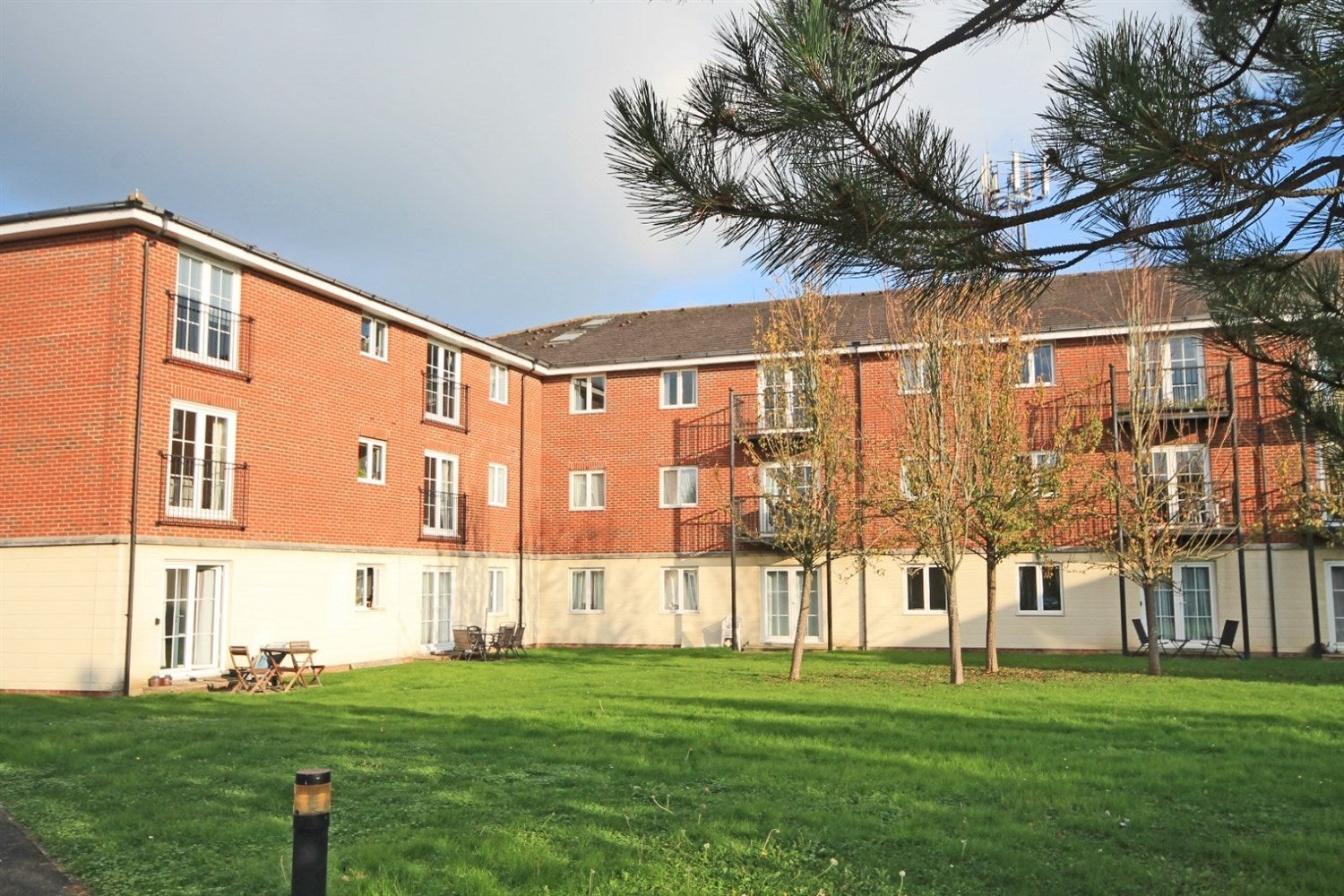 Flat Daux Road in Billingshurst