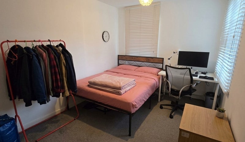 Flat Waterford Road in Greater London