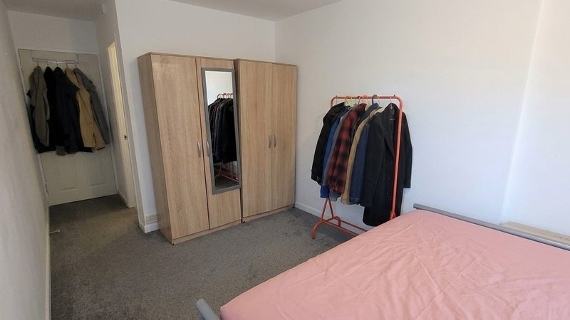 Flat Waterford Road in Greater London