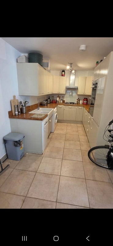 Flat Waterford Road in Greater London