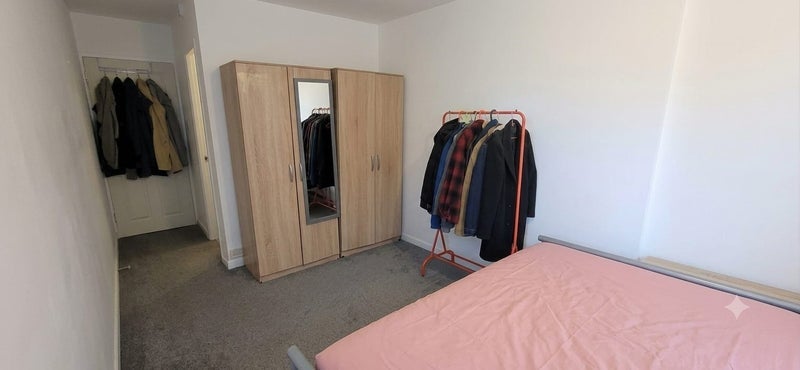 Flat Waterford Road in Greater London