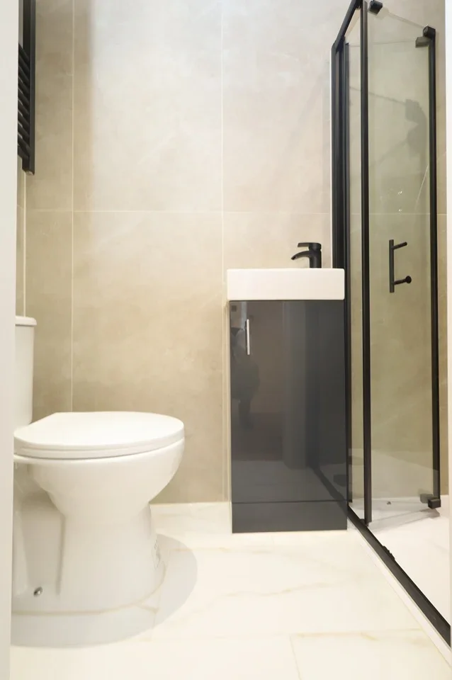 Flat Ancona Road in Greater London