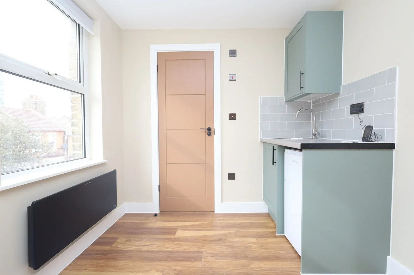 Flat Ancona Road in Greater London