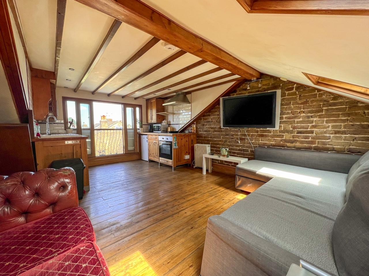 Flat Hurst Road in Elmbridge