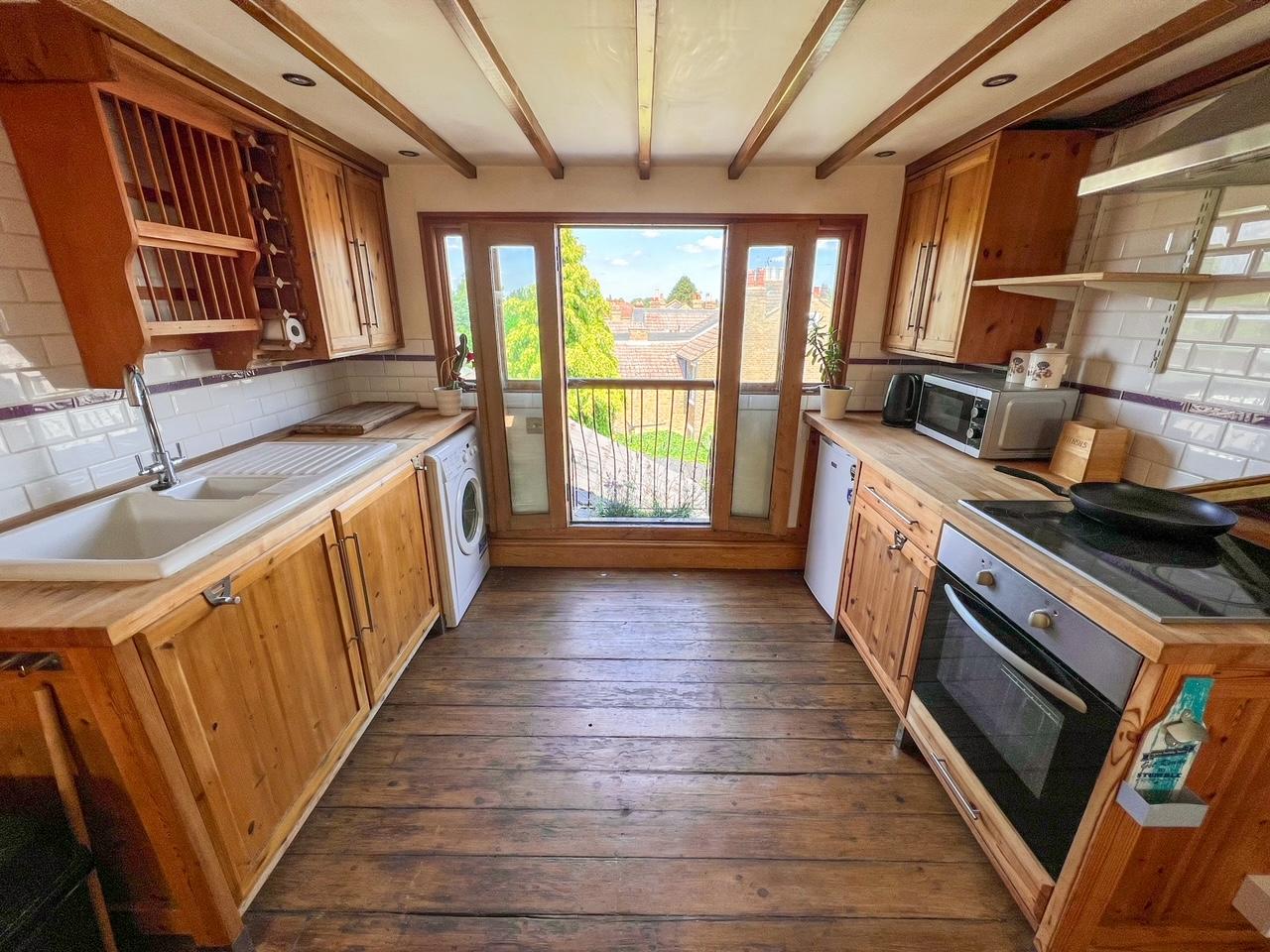 Flat Hurst Road in Elmbridge