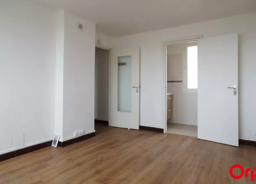 Appartement Rue Louise Michel à Vénissieux