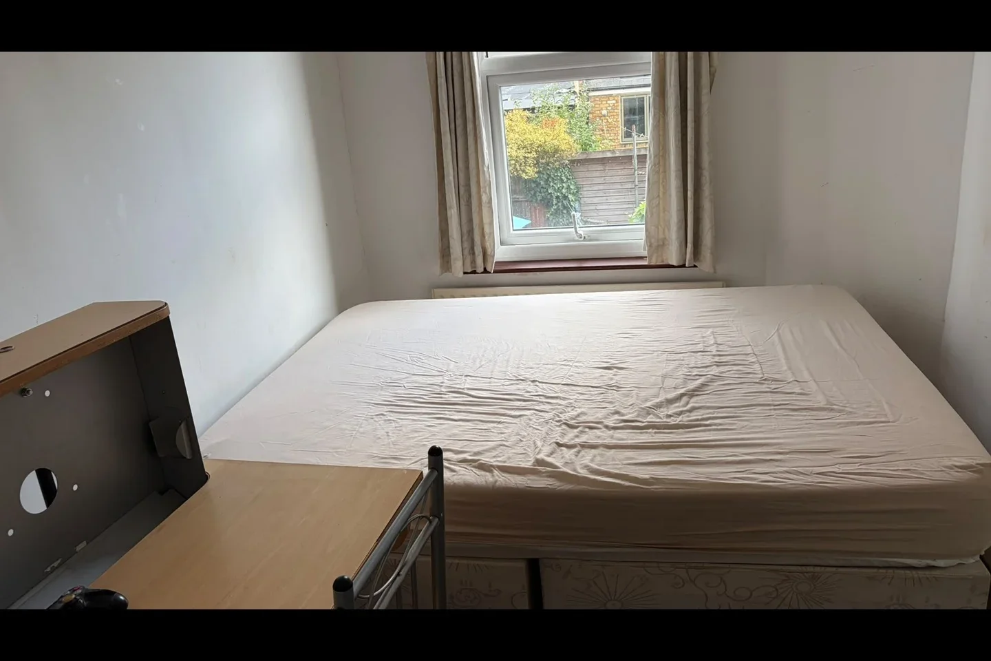 Room Rectory Lane in Greater London
