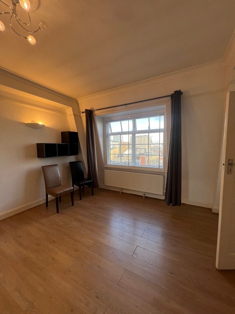 Flat Upper Woburn Place in Greater London