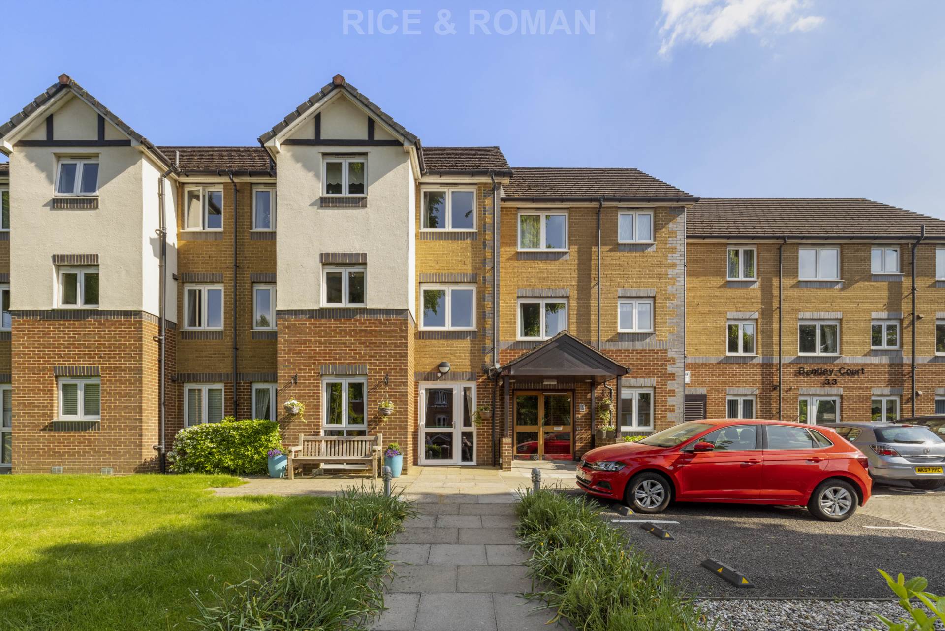 Flat Upper Gordon Road in Surrey Heath
