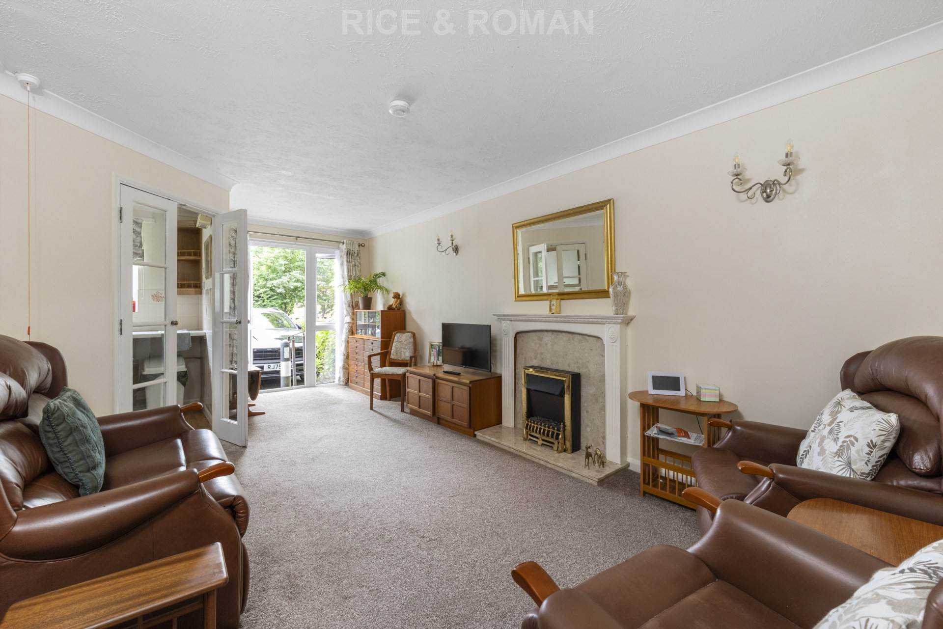 Flat Upper Gordon Road in Surrey Heath