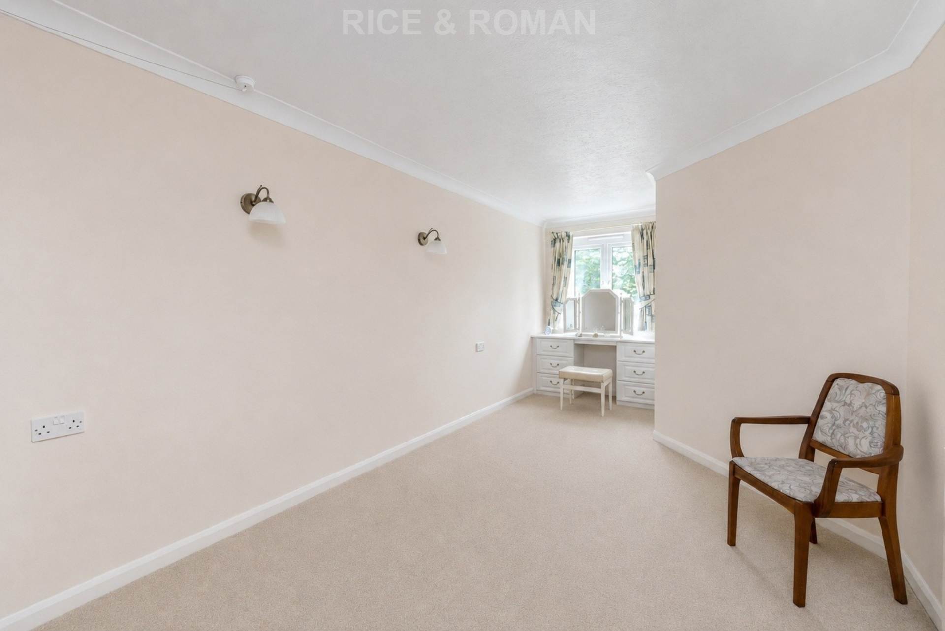 Flat Upper Gordon Road in Surrey Heath