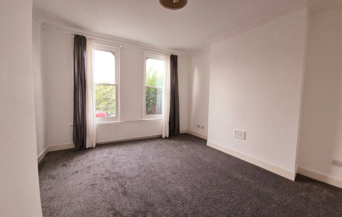 Flat Herbert Road in Greater London