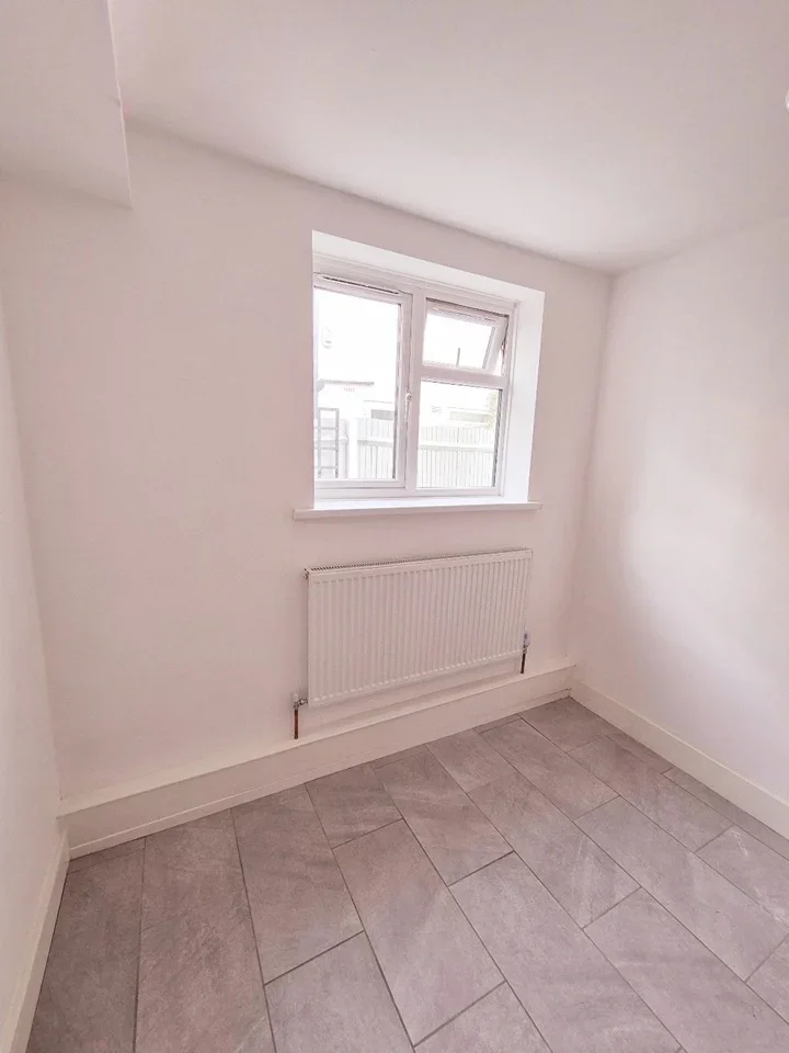 Flat Herbert Road in Greater London