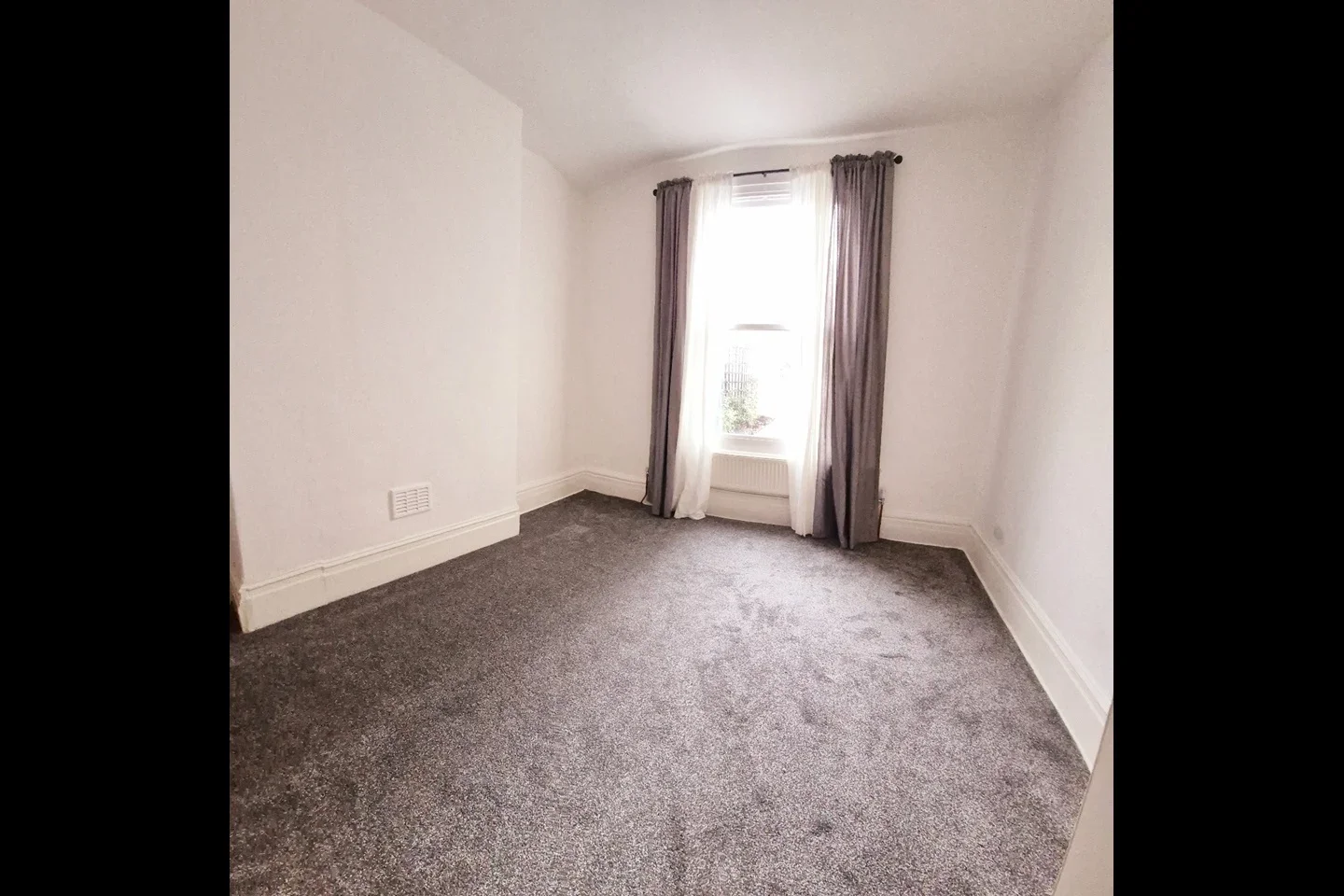 Flat Herbert Road in Greater London