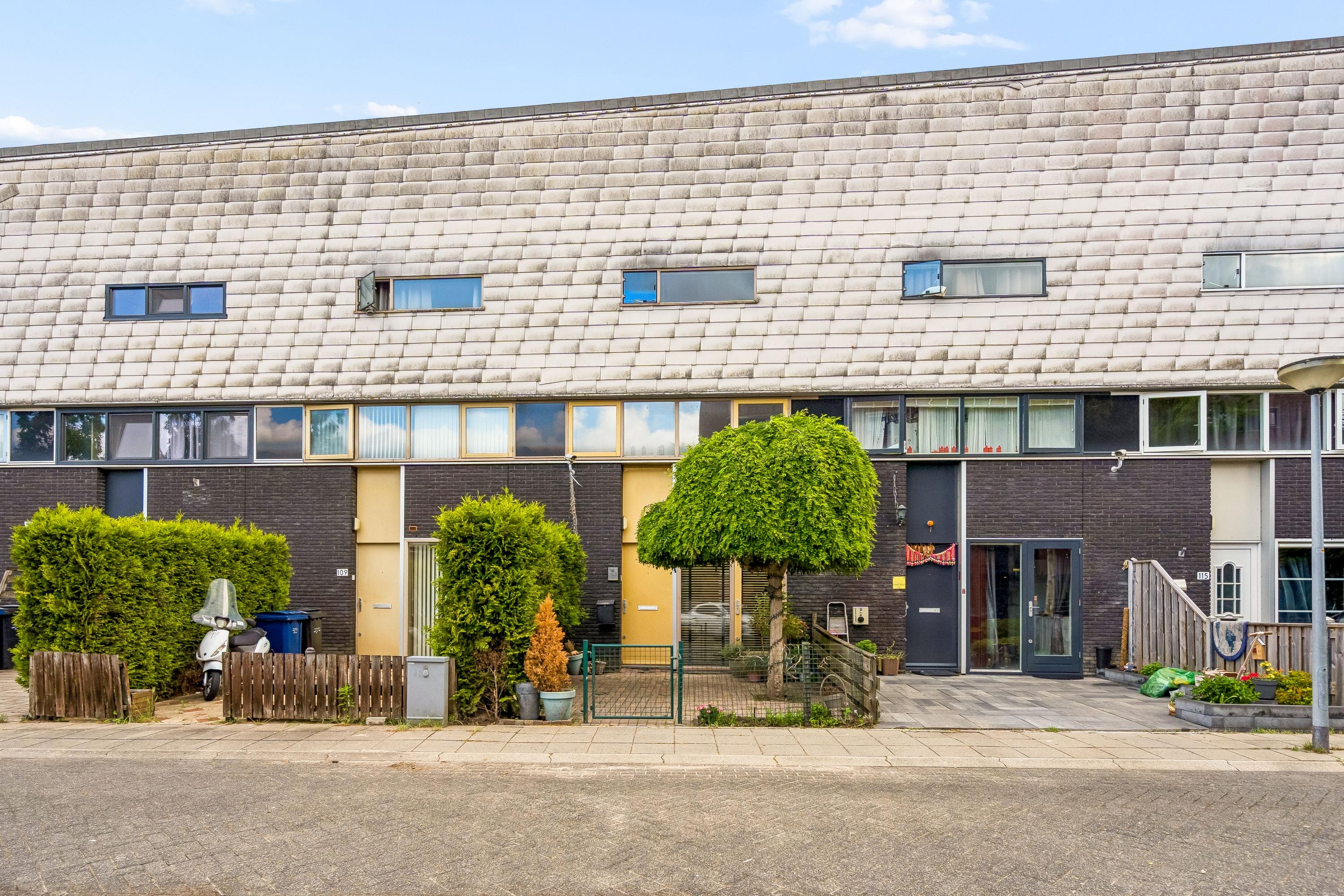 Huis Jacob van Ruysdaelstraat 111 in Almere
