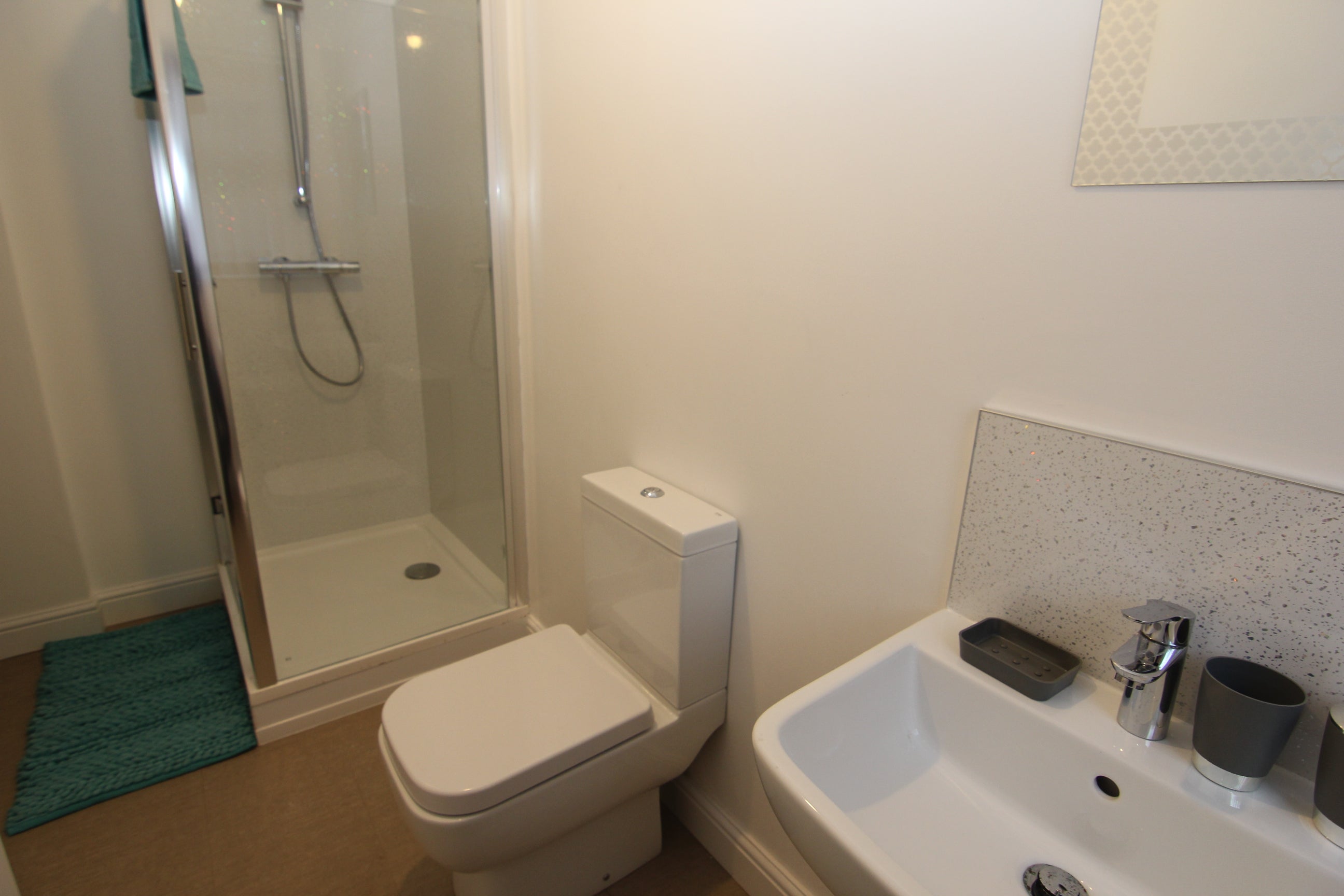Room Droylsden Road in Manchester