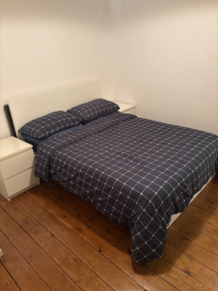 Room Ashton Road in Luton