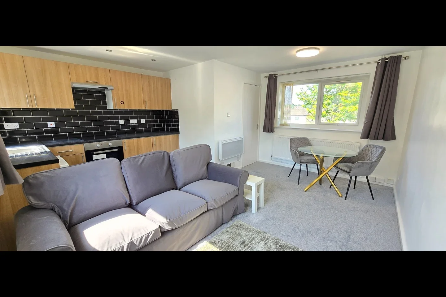 Flat Carlton Place in Leeds