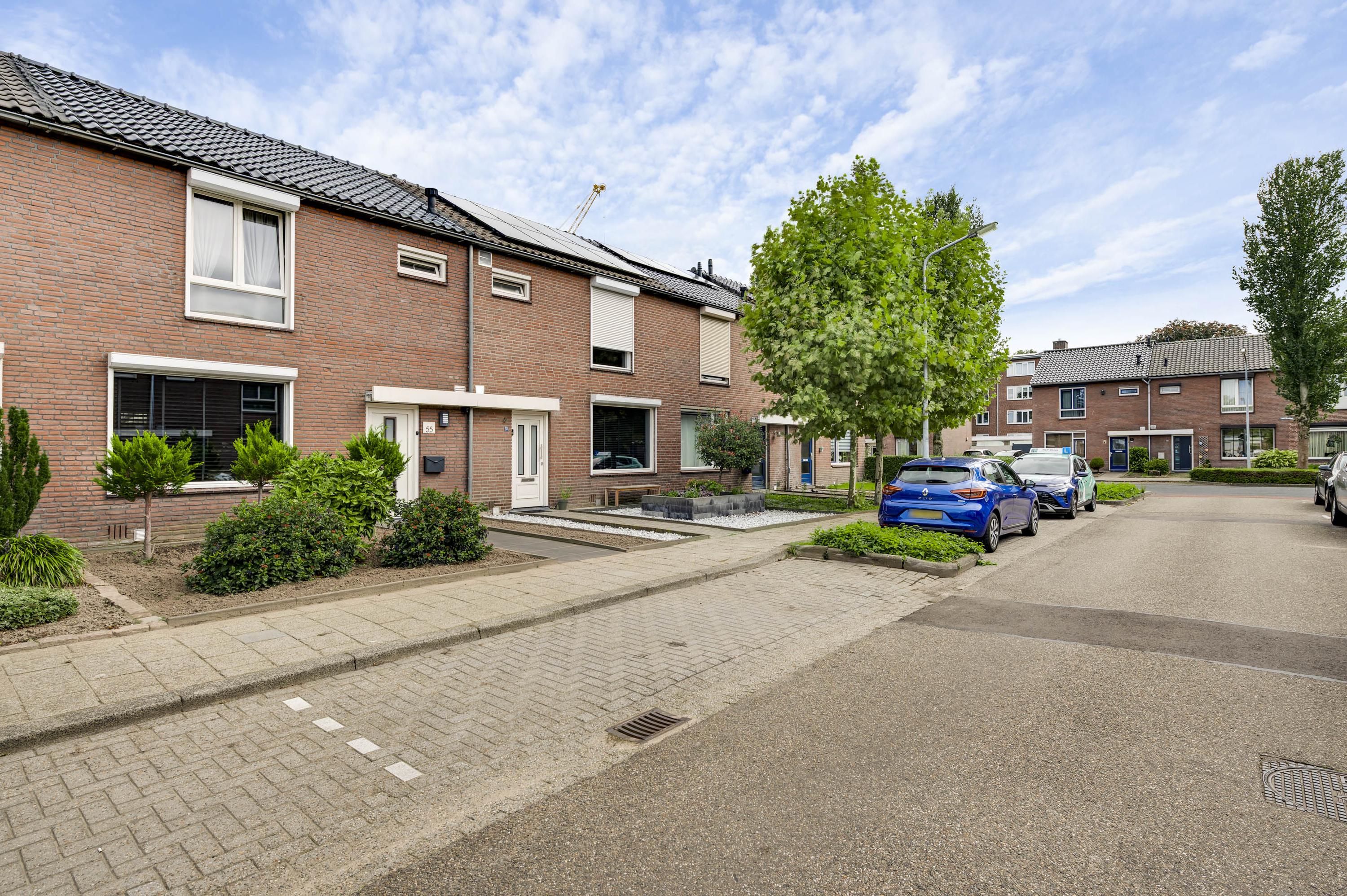Tussenwoning te koop: Frederik Hendrikstraat 55, Weert