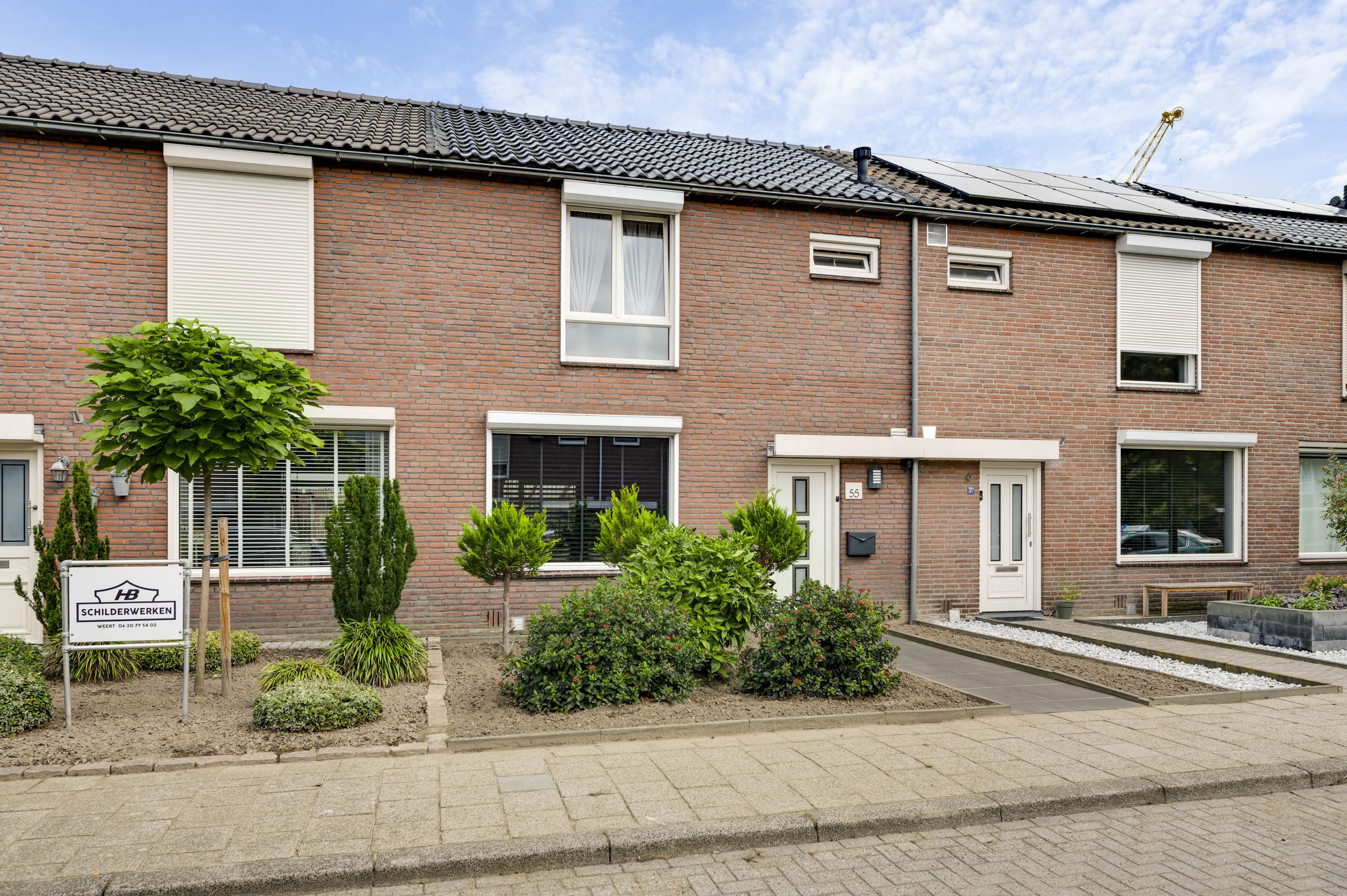 Tussenwoning te koop: Frederik Hendrikstraat 55, Weert