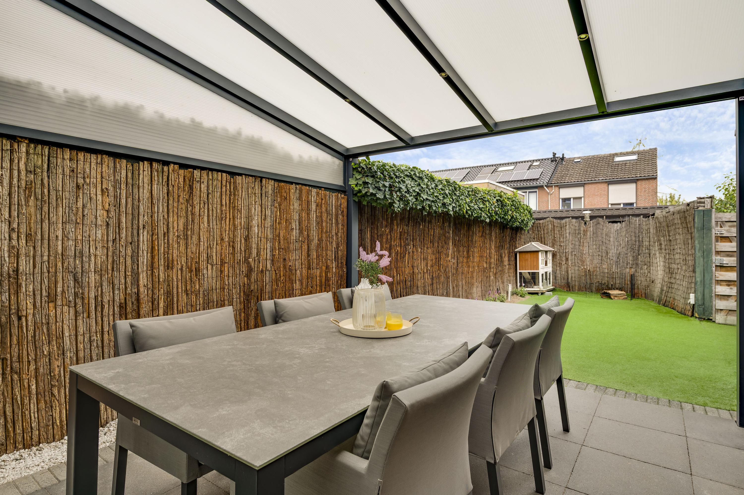Tussenwoning te koop: Frederik Hendrikstraat 55, Weert