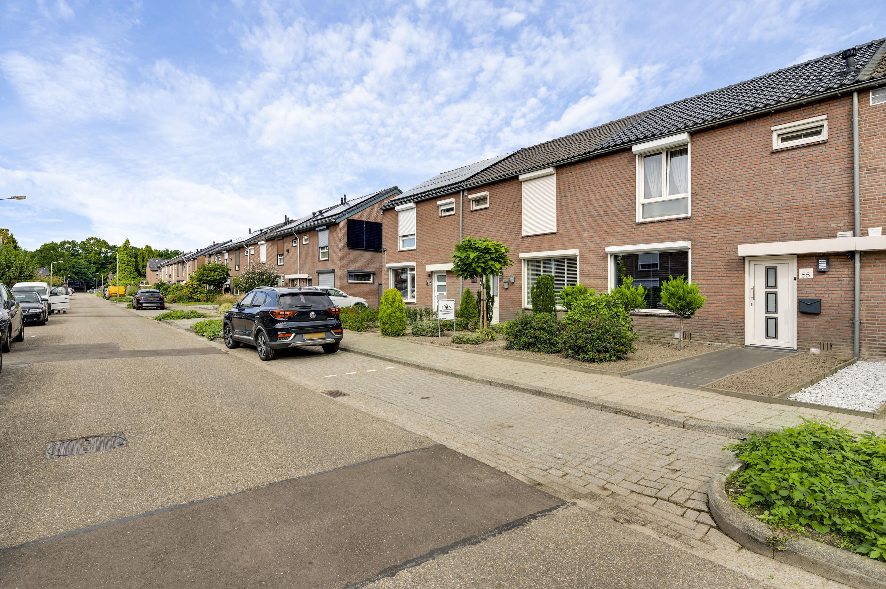 Tussenwoning te koop: Frederik Hendrikstraat 55, Weert