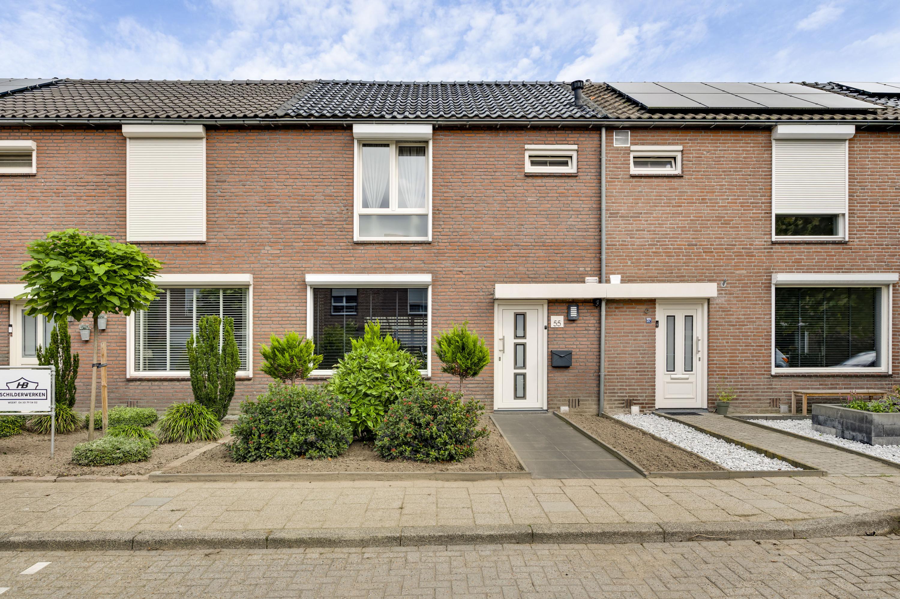 Tussenwoning te koop: Frederik Hendrikstraat 55, Weert