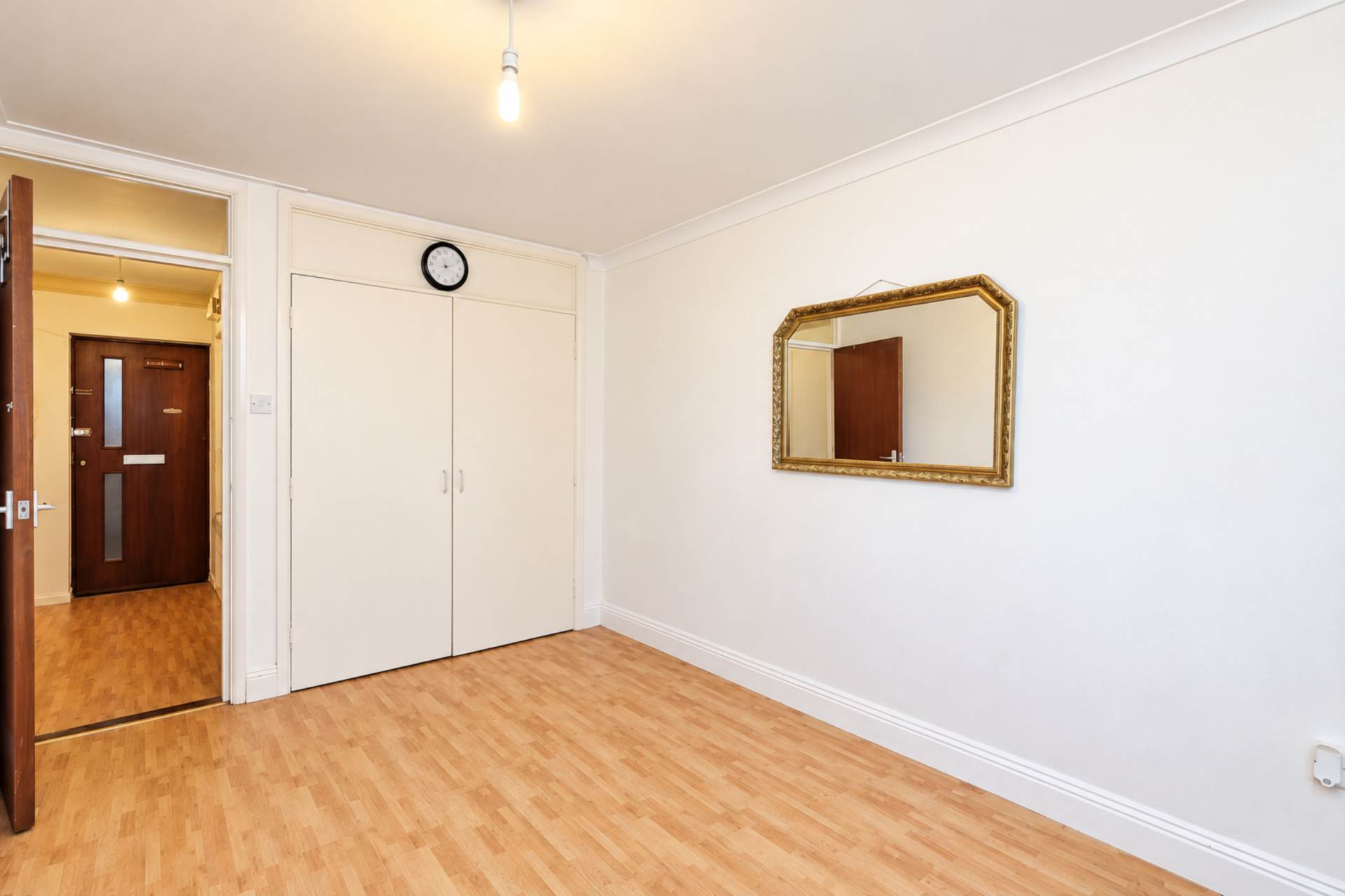 Flat Rutland Street in High Wycombe