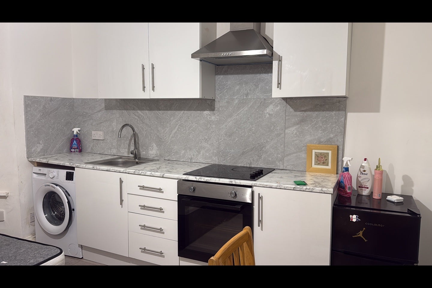 Flat Grainger Road in Greater London