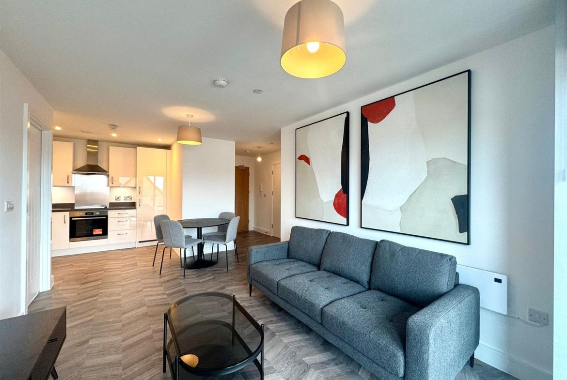 Flat Dalmuir Road in Birmingham