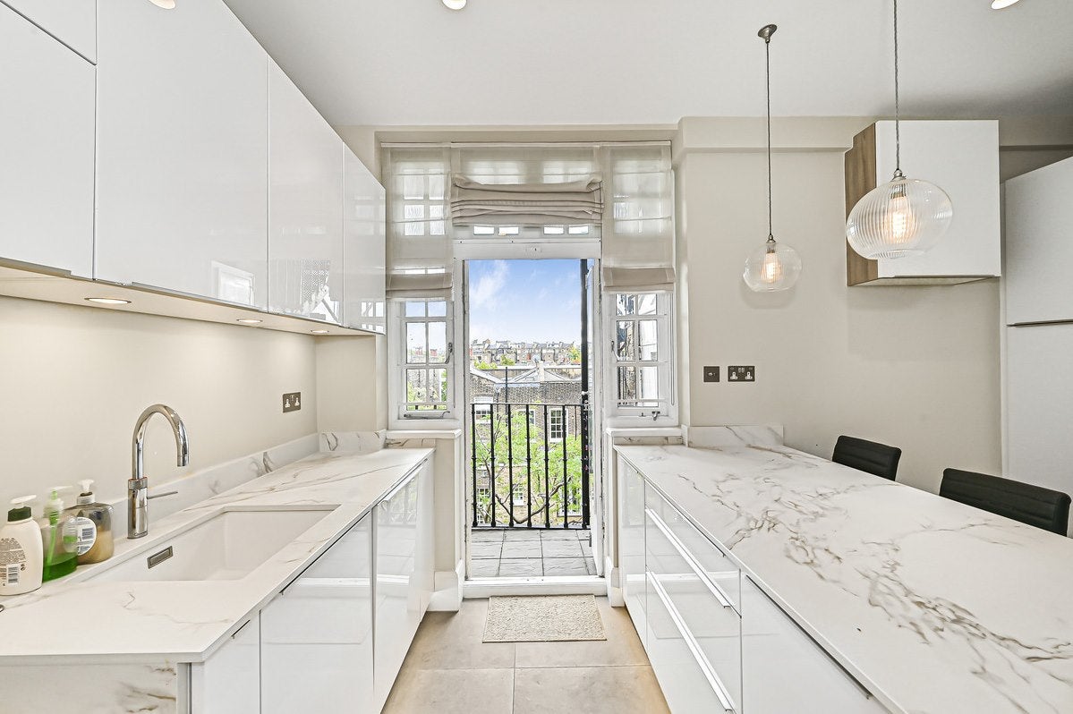 Flat Abingdon Villas in Greater London