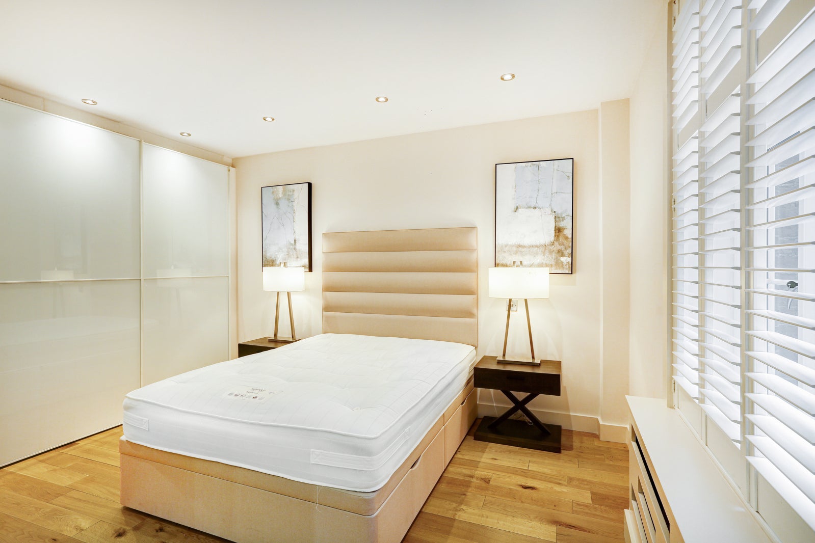 Flat Chesterfield Gardens in City of Westminster