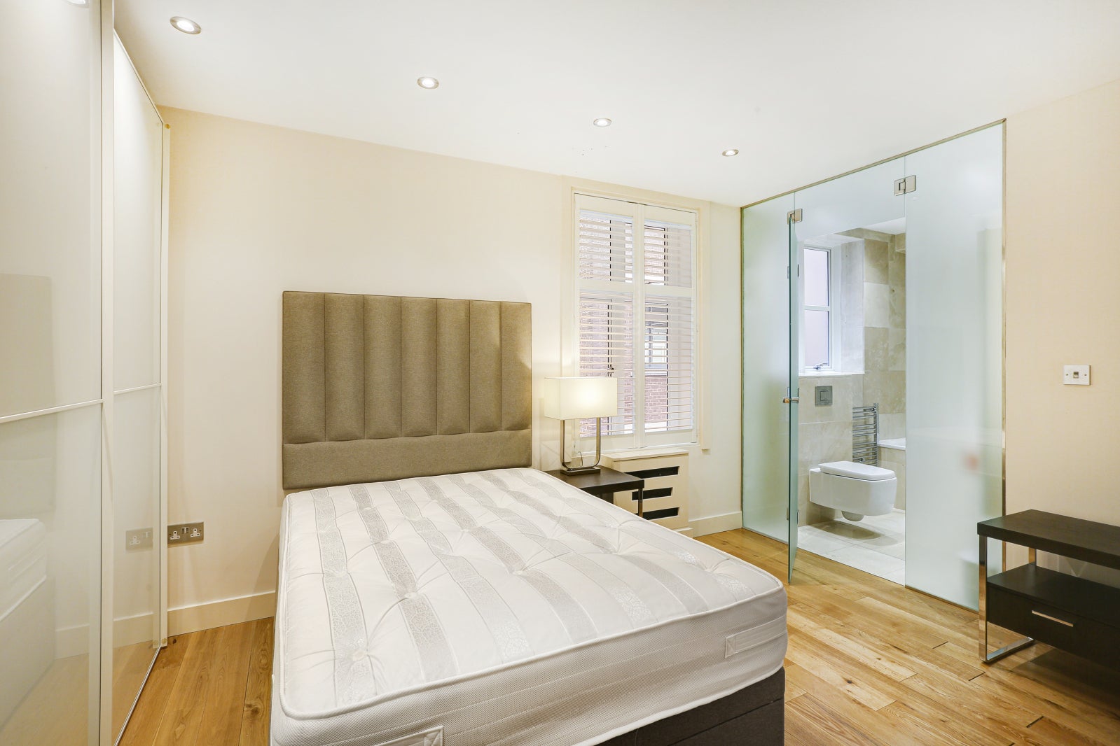 Flat Chesterfield Gardens in City of Westminster