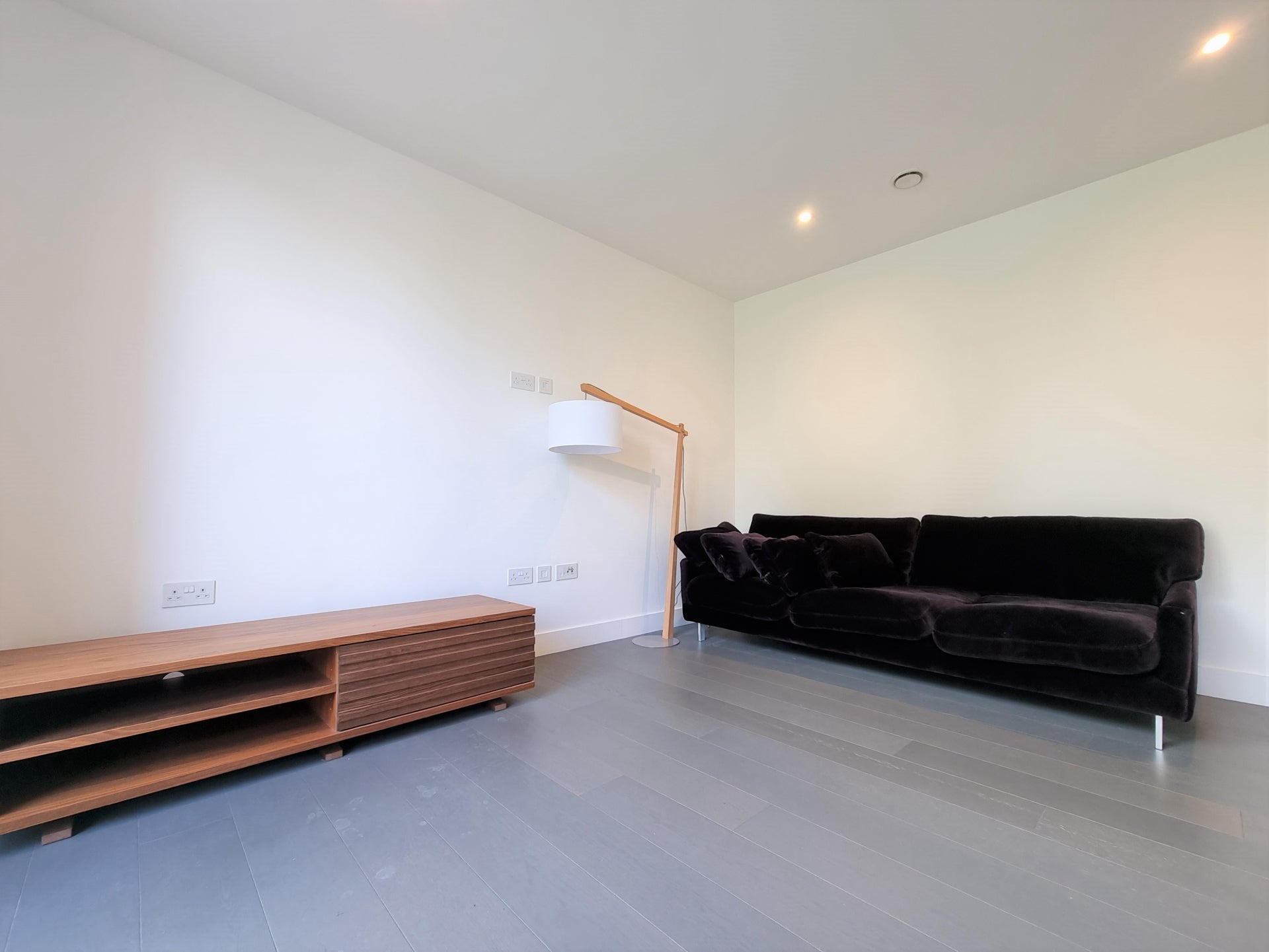 Flat Kingsland Road in Greater London
