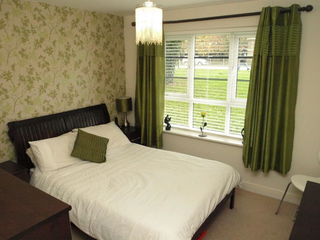 Flat Wallis Square in Rushmoor