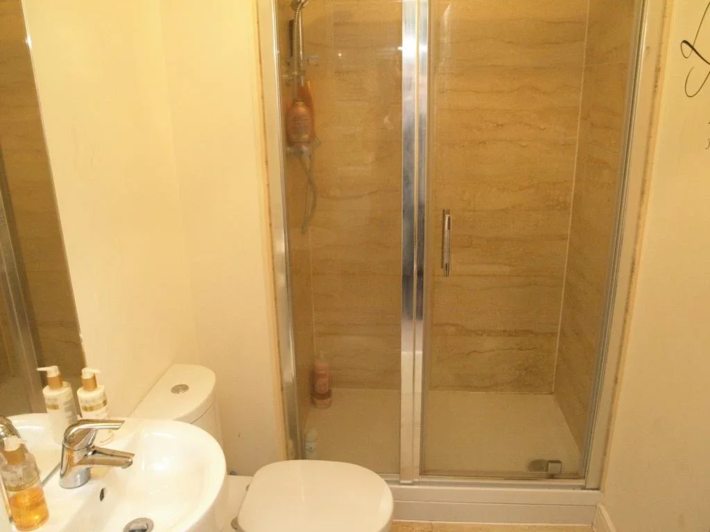 Flat Wallis Square in Rushmoor
