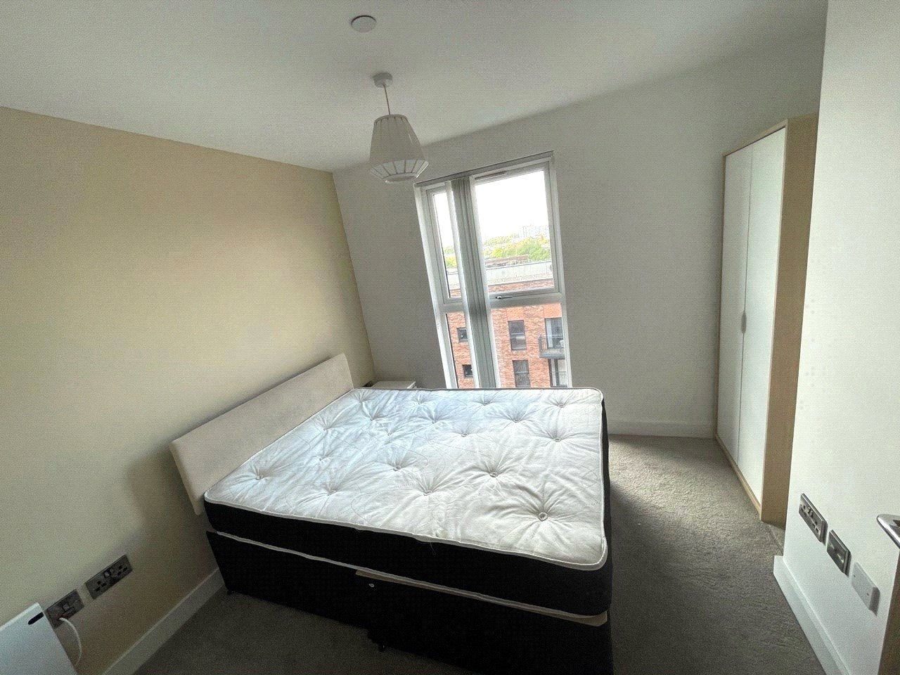 Flat Ordsall Lane in Salford