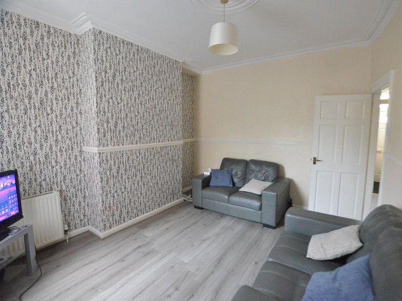 Room Albany Road in Liverpool