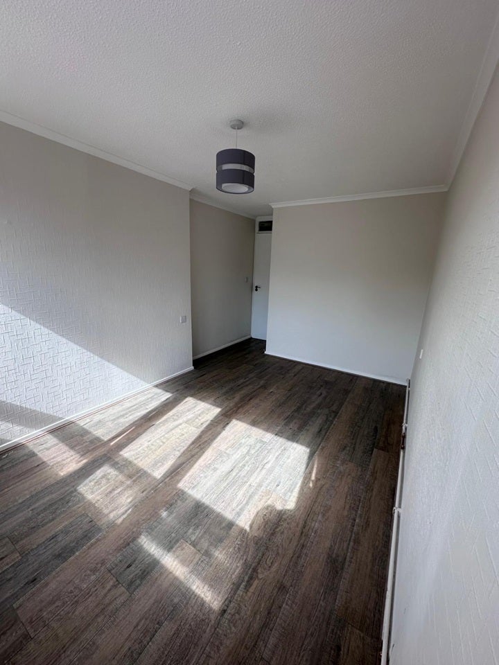 Flat Hammond Way in Greater London
