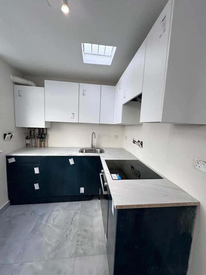 Flat Hammond Way in Greater London