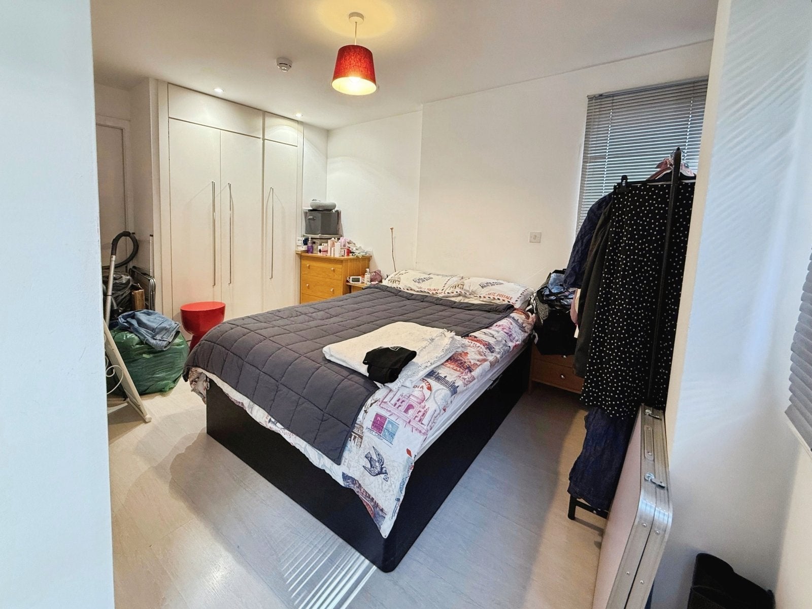 Flat Ingram Street in Leeds