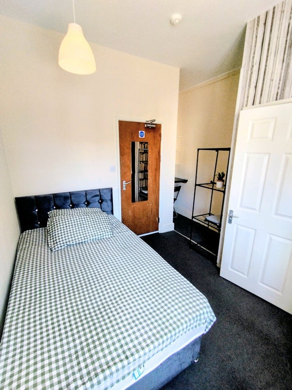 Room Northcote Lane in Cardiff