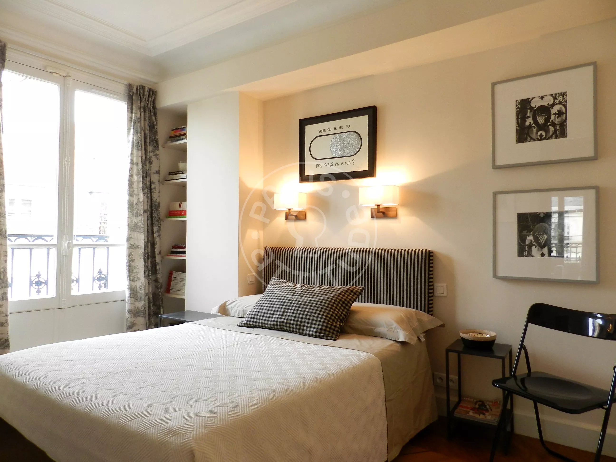 Flat Rue de Mézières in Paris