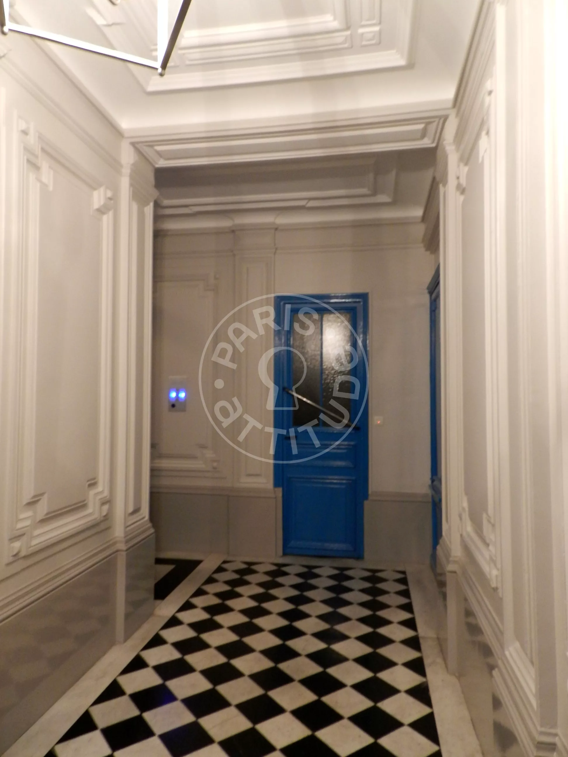 Flat Rue de Mézières in Paris