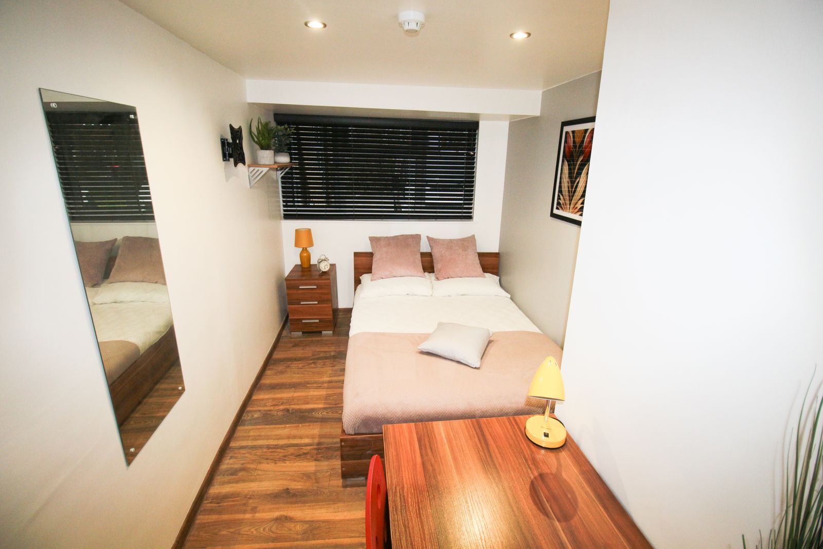 Room St Botolphs Crescent in Lincoln