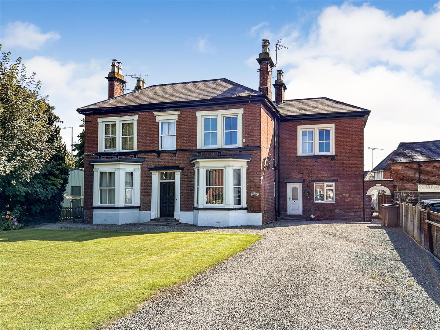 Flat Old Saint Martins Road in Gobowen