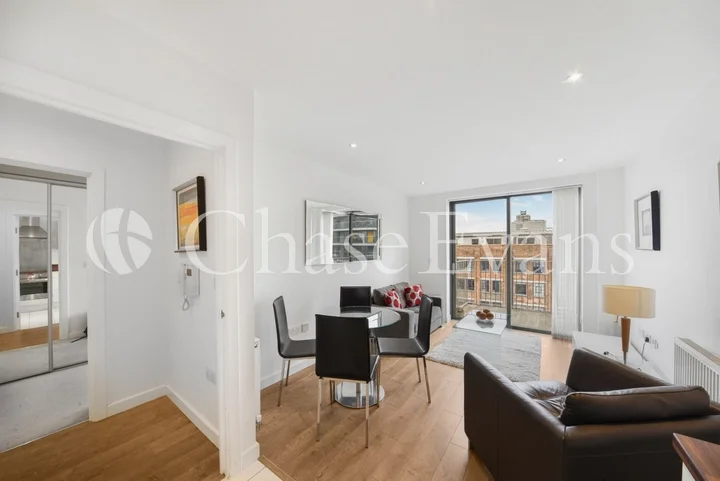 Flat Copperfield Road in Greater London