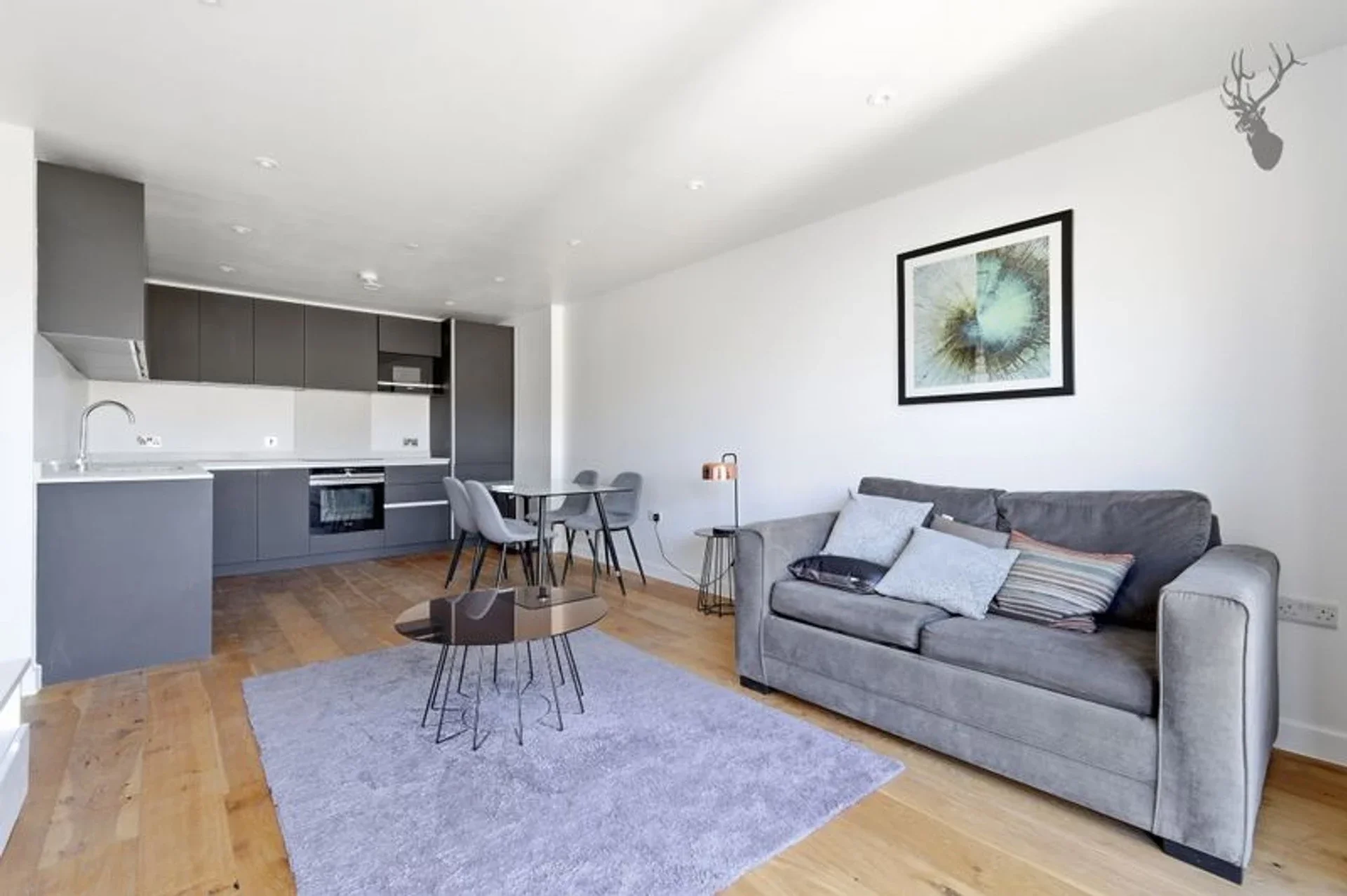 Flat Court Yard in Greater London